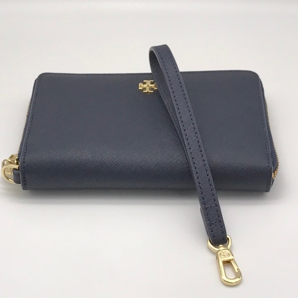 NWOT TORY BURCH NAVY WALLET WITH DETACHABLE WRISTLET STRAP - Picture 16 of 16